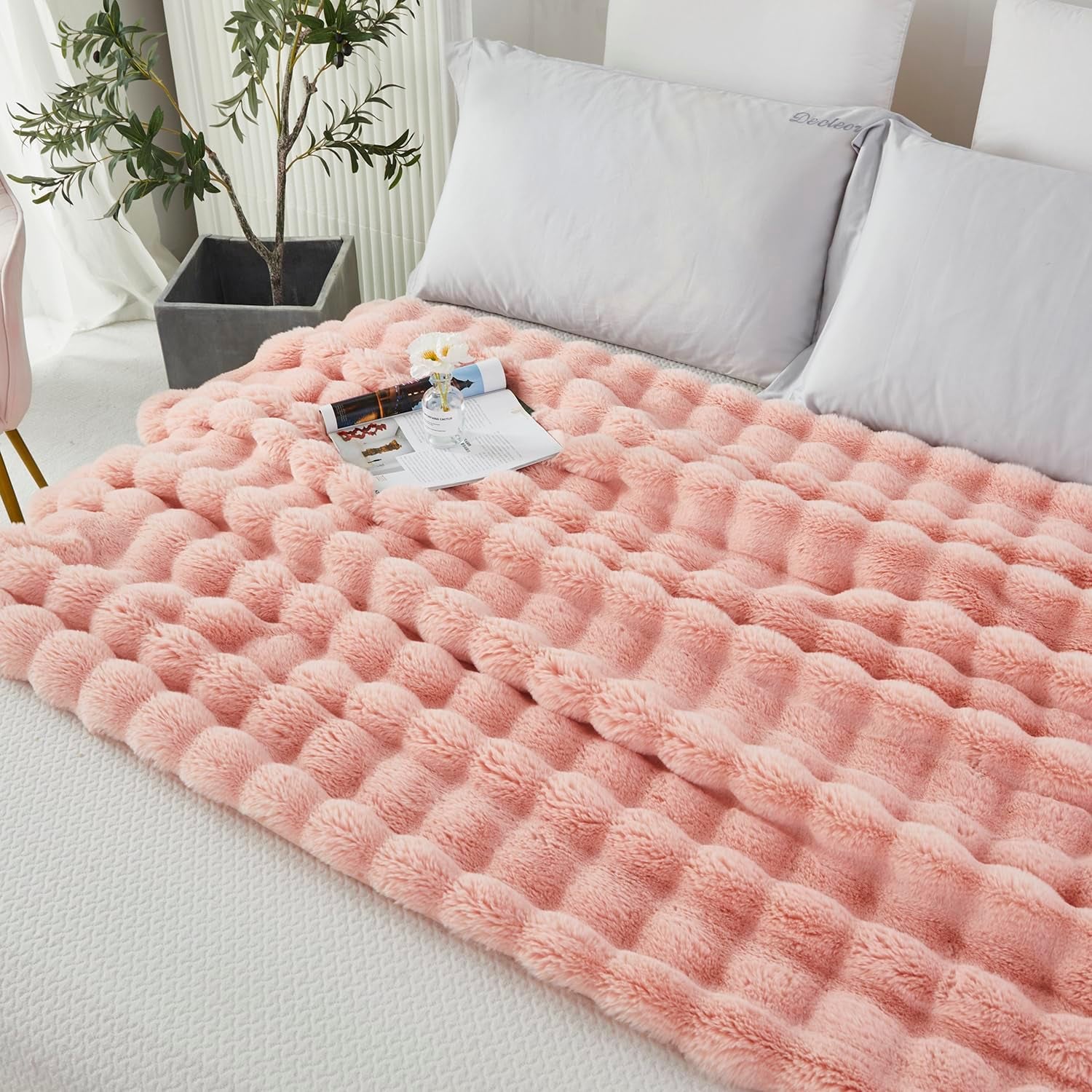 Decorative Soft Fuzzy Faux Fur Throw Blanket for Couch Sofa 51''X63'', Reversible Plush Warm Fluffy Blanket for Bed Chair, Cute Cozy Thick Bubble Furry Blanket for Kids Adults,Blush Pink